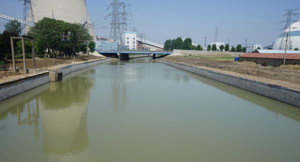 蔷薇河自嵌式挡墙施工后